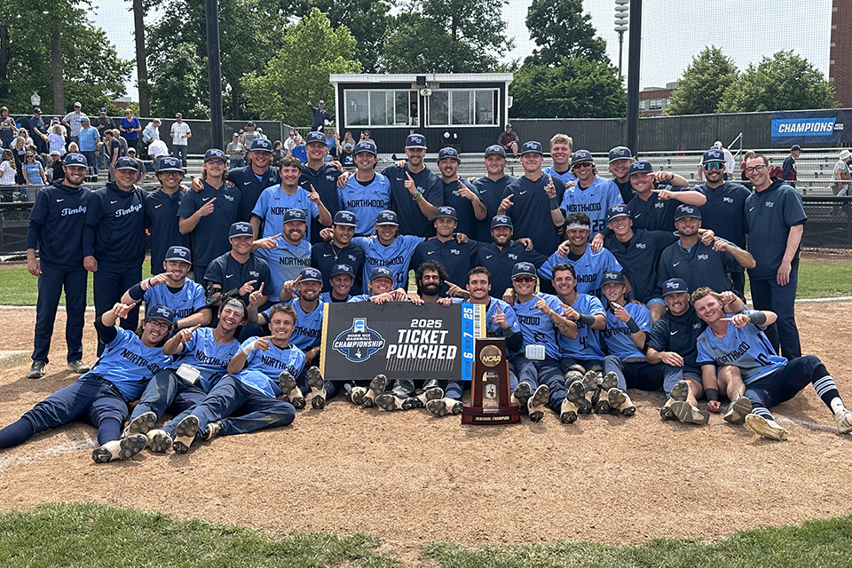 REGIONAL CHAMPIONS!!!! Baseball Downs UIndy To Head To DII World Series