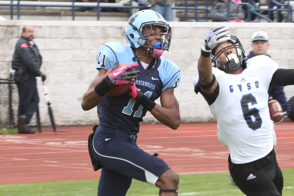 Football Falls to Grand Valley State 23-17