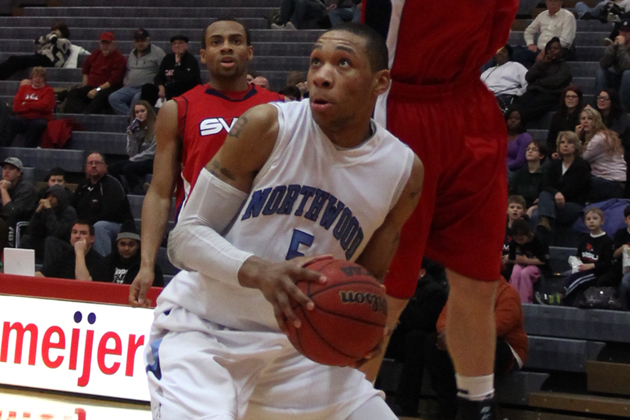 Men's Basketball Earns 69-66 Comeback Win Over Northern Michigan