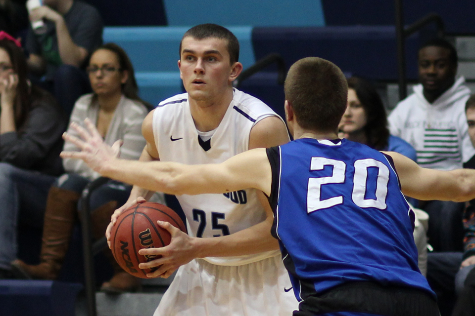 Men's Basketball Defeats St. Joseph's 92-83