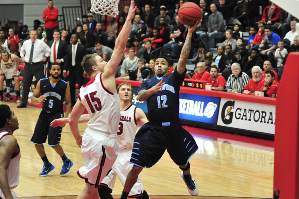 Men's Basketball Falls At SVSU 98-94 In Overtime