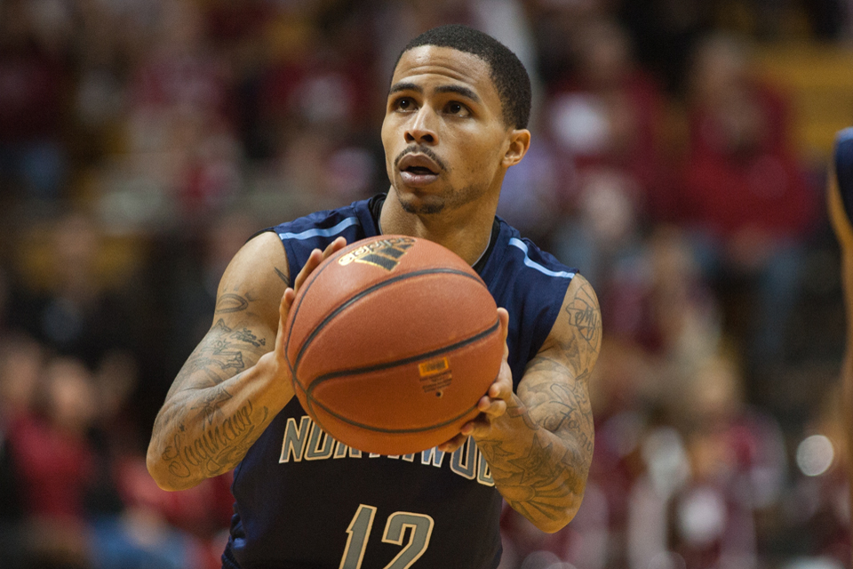 Men's Basketball Falls At Lewis 86-79