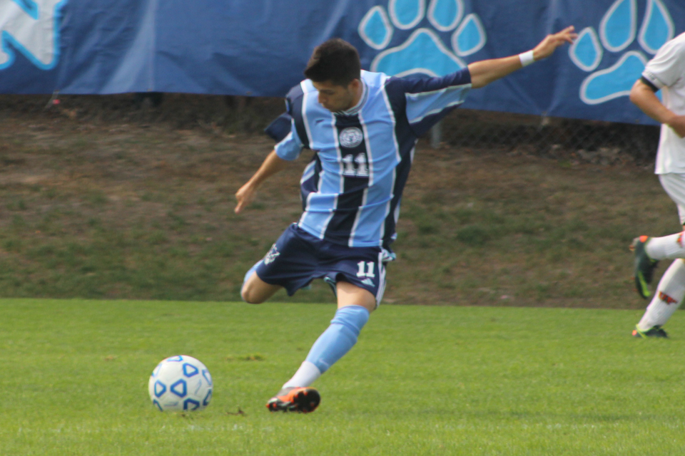 Men's Soccer Defeats Lake Erie 2-1