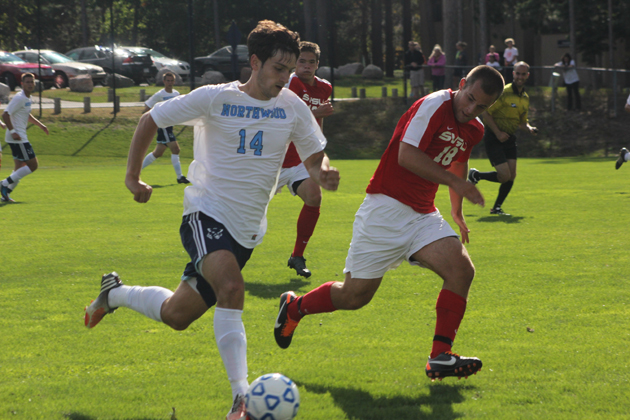 Men's Soccer Falls At SVSU In GLIAC Semifinals 3-0