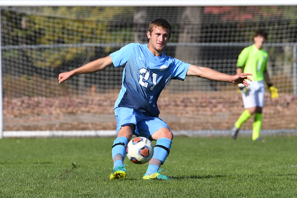Men's Soccer Falls To Davenport In GLIAC Semifinal 3-1