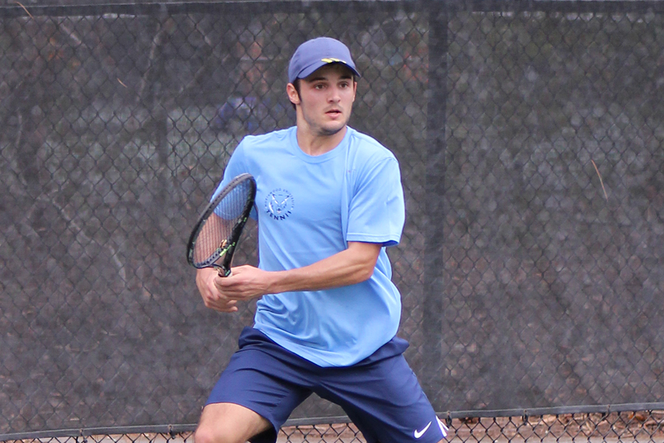 Men's Tennis Defeats Southern Indiana 5-4