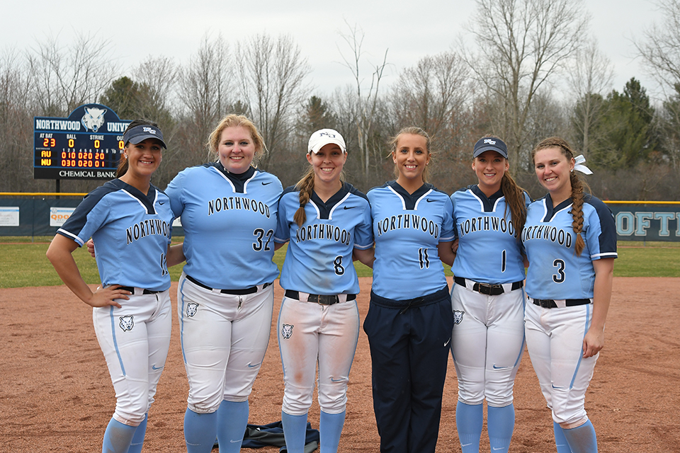 Softball Sweeps Doubleheader Versus Ashland On Senior Day
