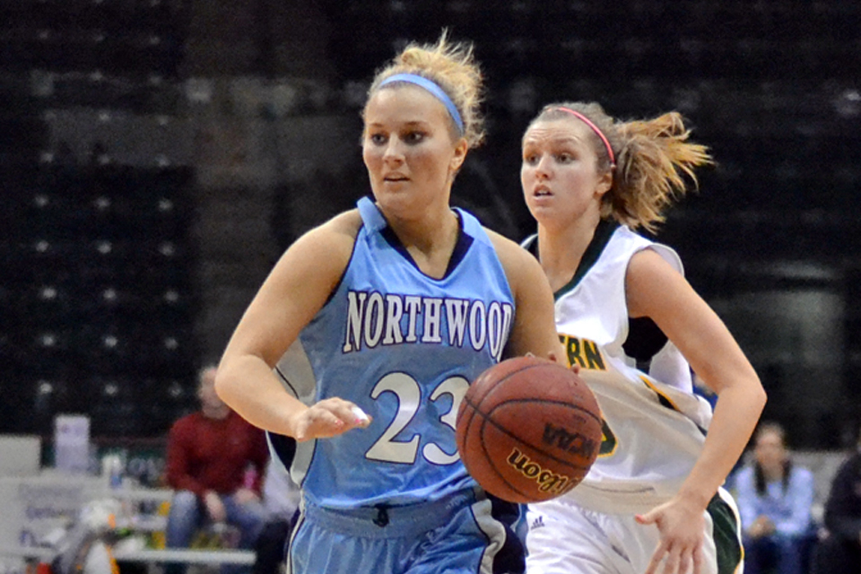 Women's Basketball Drops 76-64 Contest To No. 12 Augustana