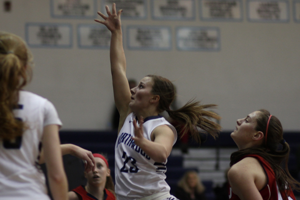 Women's Basketball Falls To SVSU 67-61