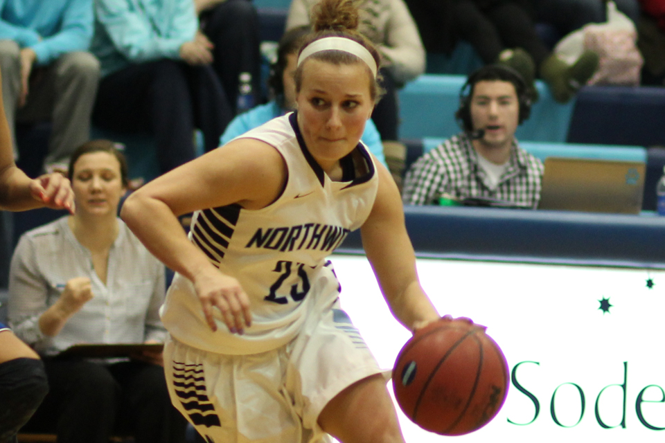 Women's Basketball Loses At Wayne State 85-64