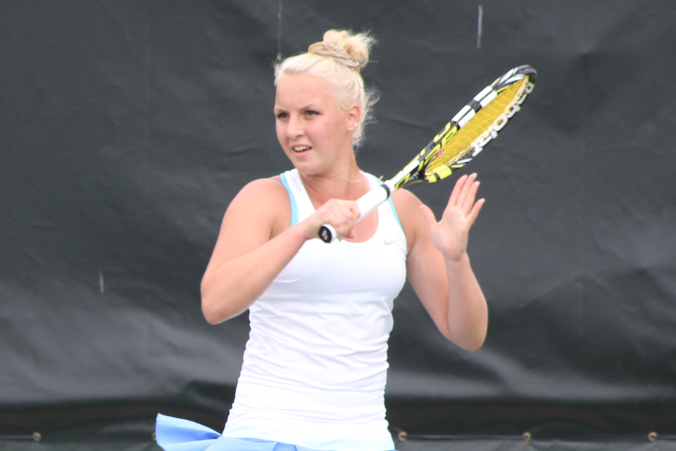 Women's Tennis Defeats Wisconsin-Stevens Point 9-0
