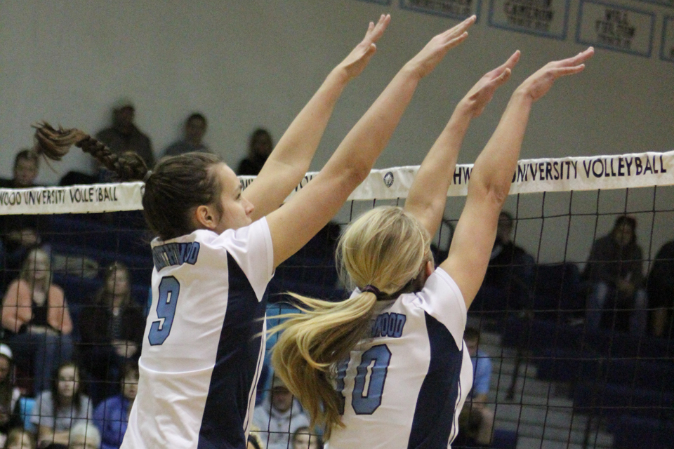Volleyball Earns 3-0 Sweep Over Saginaw Valley State