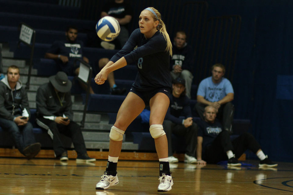 Volleyball Loses At Findlay 3-0